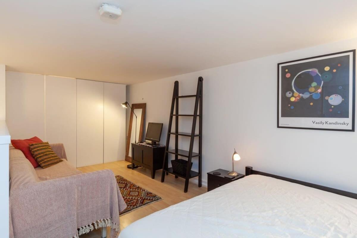 Charming 1 Bedroom Apartment In Old School House 런던 외부 사진