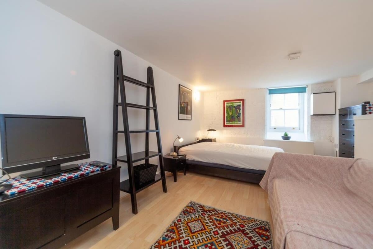 Charming 1 Bedroom Apartment In Old School House 런던 외부 사진