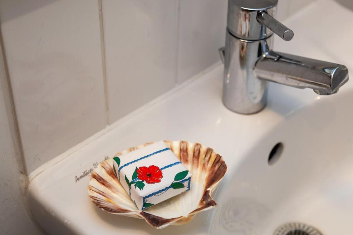 Charming 1 Bedroom Apartment In Old School House 런던 외부 사진