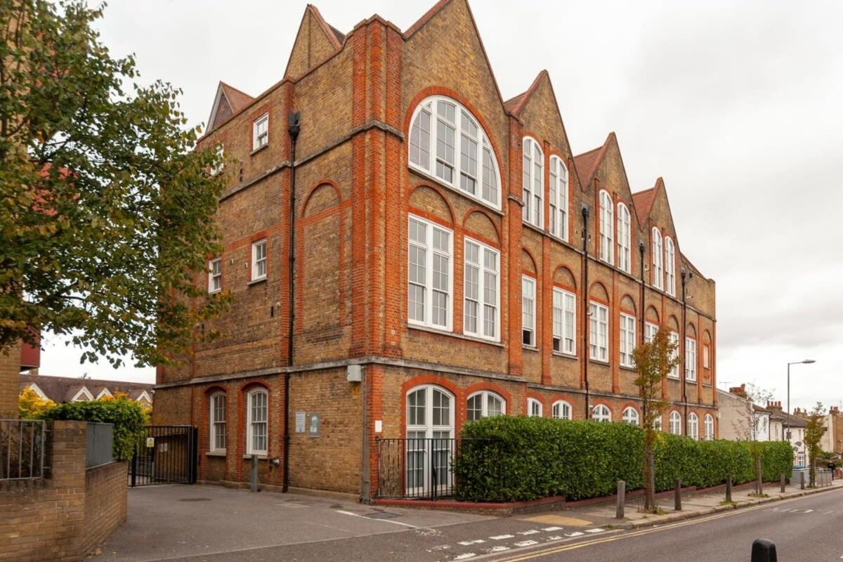 Charming 1 Bedroom Apartment In Old School House 런던 외부 사진