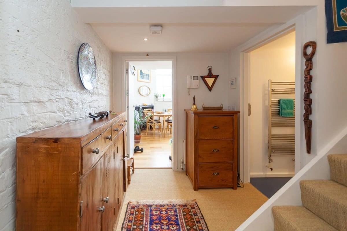 Charming 1 Bedroom Apartment In Old School House 런던 외부 사진