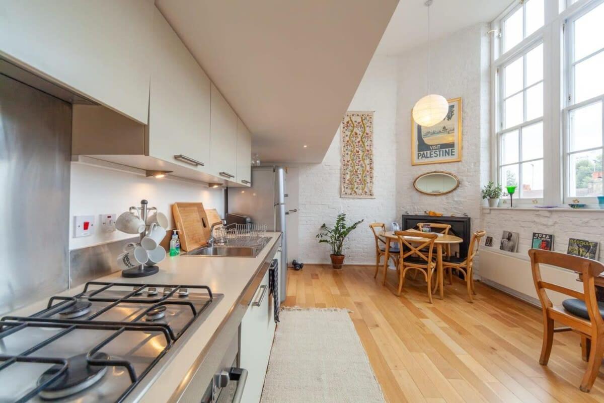 Charming 1 Bedroom Apartment In Old School House 런던 외부 사진