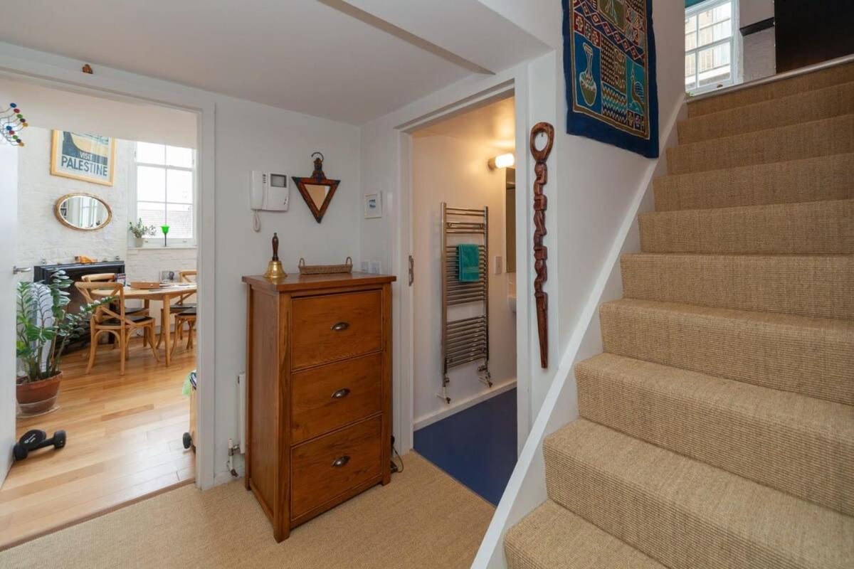 Charming 1 Bedroom Apartment In Old School House 런던 외부 사진