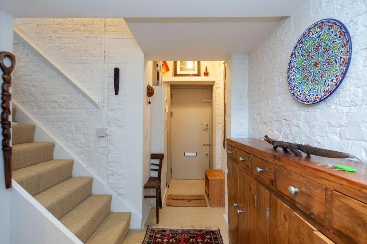 Charming 1 Bedroom Apartment In Old School House 런던 외부 사진